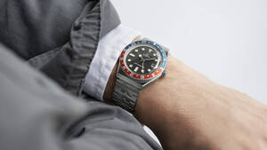 To Q Timex GMT είναι ένα προσιτό και κοσμοπολίτικο ρολόι 