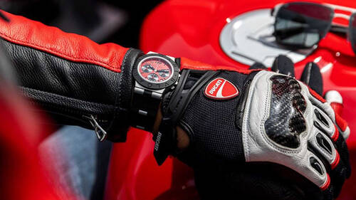 Η Bulgari με τη βοήθεια της Ducati φτιάχνει τον πιο κόκκινο χρονογράφο