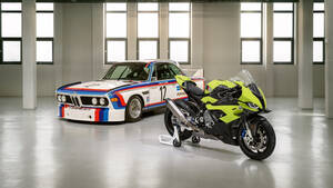 H BMW M1000RR τιμά μια παράδοση μισού αιώνα δημιουργώντας μια νέα