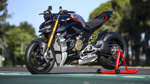 H Ducati Streetfighter V4 SP σε προκαλεί να την πας μια χαλαρή βόλτα