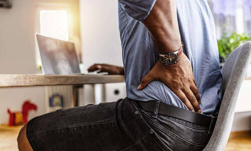 Πώς θα μειώσεις τους πόνους στην πλάτη σου με μία και μόνο άσκηση