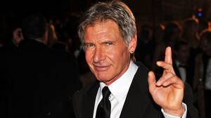 O Harrison Ford μπορεί να μεγάλωσε, ξέρει όμως πώς να είναι στη μόδα