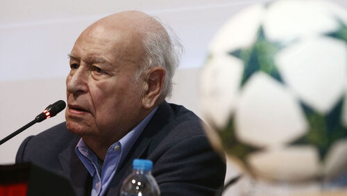 Μαζί με την φωνή του Γιάννη Διακογιάννη σίγησε για λίγο και το ποδόσφαιρο