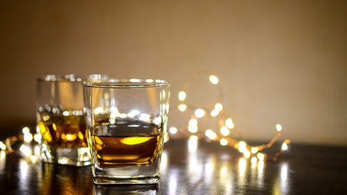 Οι οκτώ φιάλες whisky που θα συνοδέψουν τις φετινές γιορτές