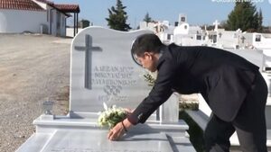 Ο αντίπαλος του Αλέξανδρου Νικολαΐδη επισκέφτηκε τον τάφο του και μας θύμισε ξεχασμένες αξίες