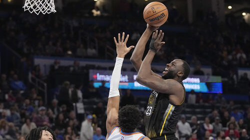 O Draymond Green σηκώνεται και φεύγει επειδή δεν παίρνει πάσα